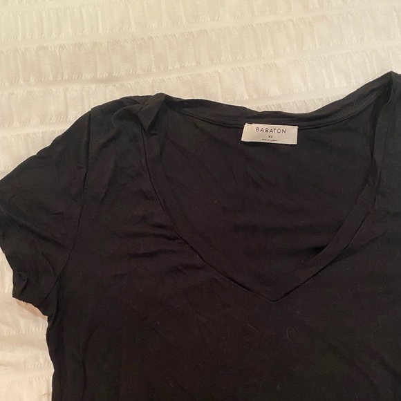 Aritzia v neck tee - Picture 2 of 2